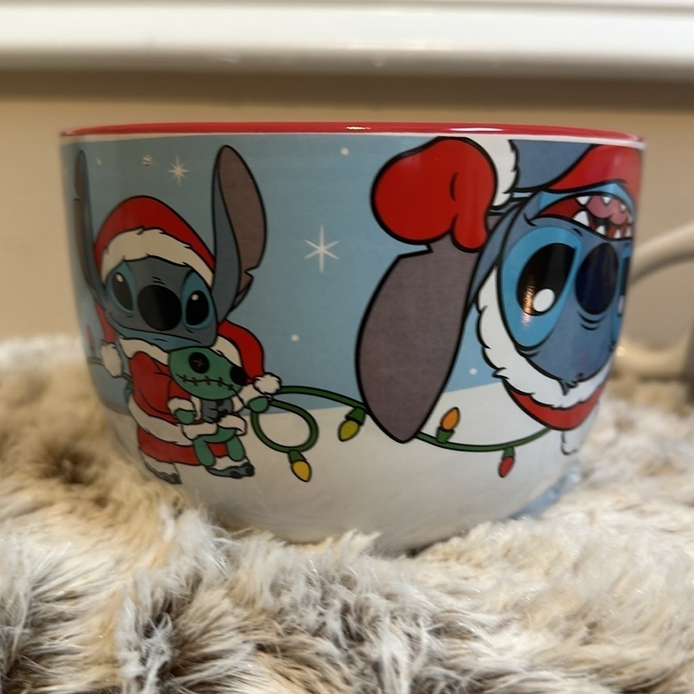 Disney Stitch Ceramic 2 Soup Mugs & Holiday socks - Picture 4 of 11